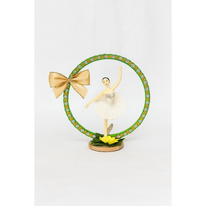 Ballerine Dorée en Cercle Fleuri – Décoration Artisanale Unique