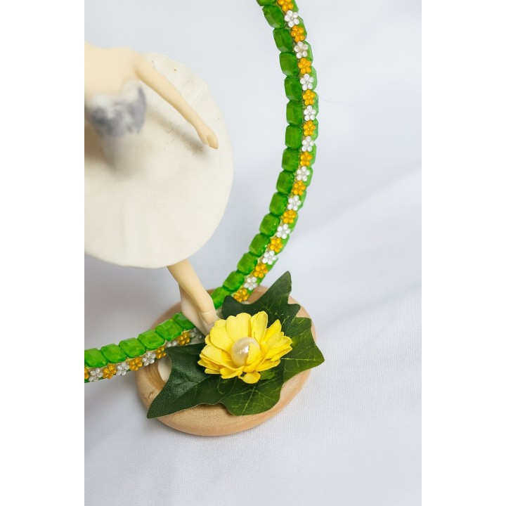 Ballerine Dorée en Cercle Fleuri – Décoration Artisanale Unique